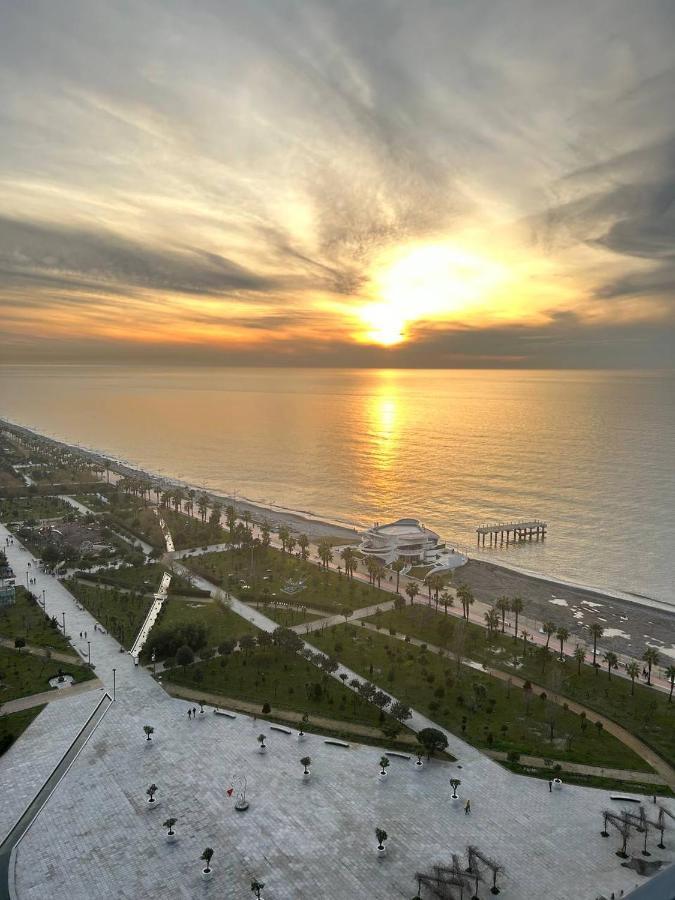 Студия С Потрясающим Видом На Море В Orbi Beach Tower Batumi Esterno foto